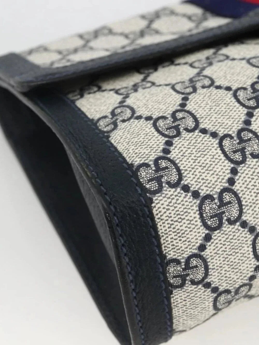 Gucci brand	gucci color	navy